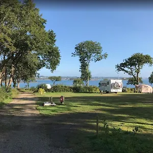 Camping Les Pieds Dans L'eau Camping Crozon